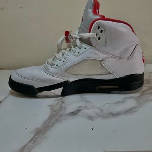 These are the retro Jordan 5s they are legit in very good condition